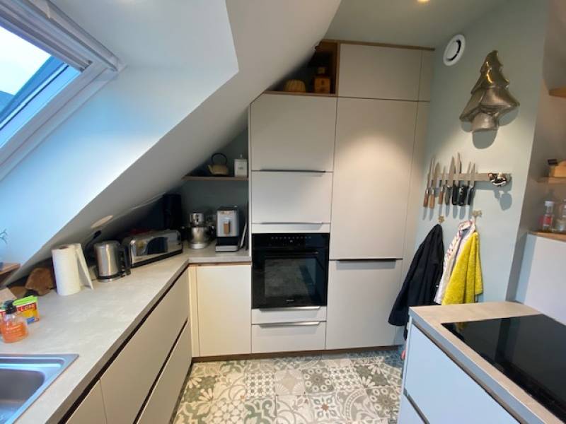 Création de cuisine sous mansarde pour valoriser cet appartement de Phalsbourg